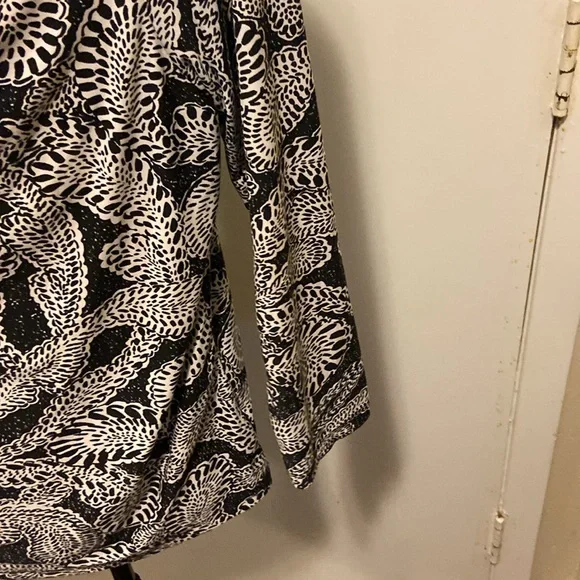 Vintage Black & White Cowl Front Top long sleeves silky feel Lg by Rafaela - Picture 3 of 5